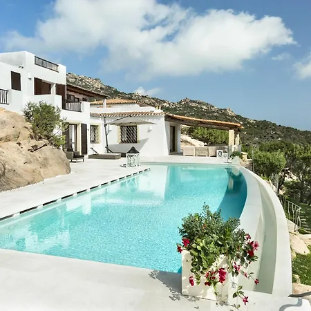 Azzurra Con Vista Mozzafiato 포르투 세르보